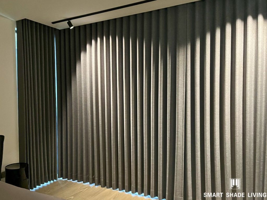 memory shaped curtain